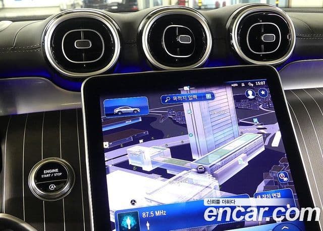 Mercedes-Benz GLC-Class 2024 — ფოტო 15/20