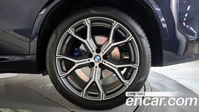 BMW X5 2025 — Photo 18/32