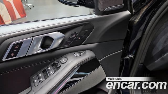 BMW X5 2025 — Photo 8/32