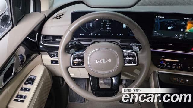 Kia Carnival 2024 — ფოტო 13/20