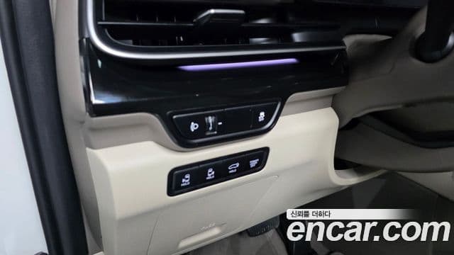 Kia Carnival 2024 — ფოტო 17/20
