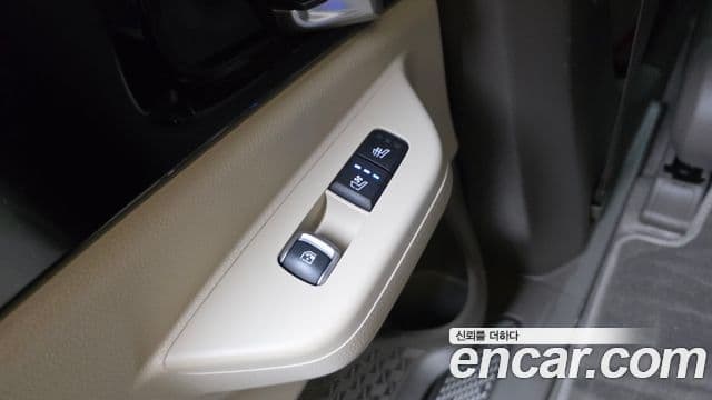 Kia Carnival 2024 — ფოტო 19/20