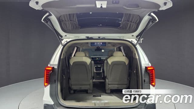 Kia Carnival 2024 — ფოტო 20/20