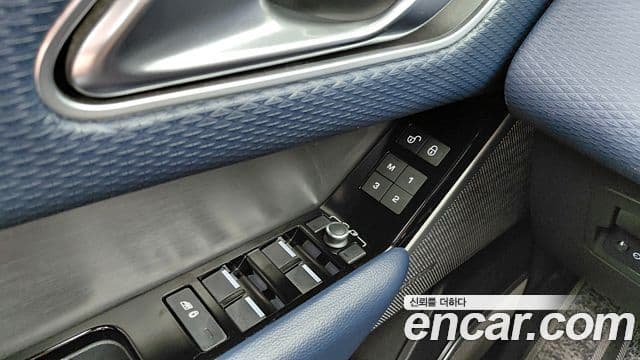 Land Rover Range Rover Velar 2019 — ფოტო 12/20