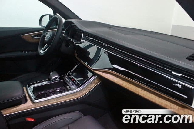 Audi Q7 2025 — Şəkil 17/20