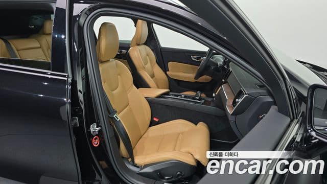 Volvo V60 Cross Country 2020 — Şəkil 12/20