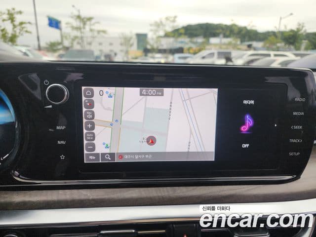 Kia K5 2020 — ფოტო 14/20