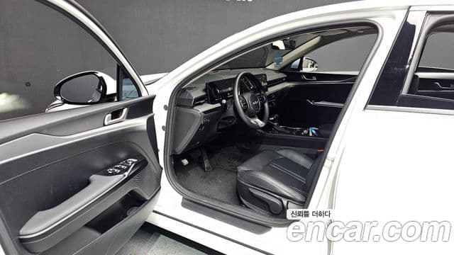 Kia K5 2025 — Şəkil 10/20