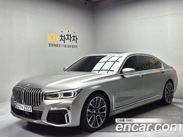 BMW 7 Series 2021 — ფოტო 20/20