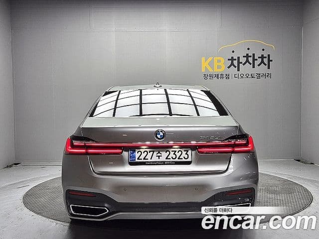 BMW 7 Series 2021 — ფოტო 3/20