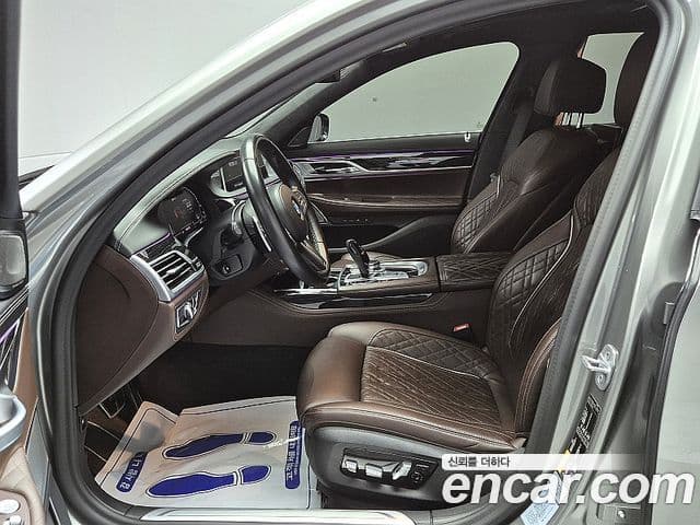 BMW 7 Series 2021 — ფოტო 10/20