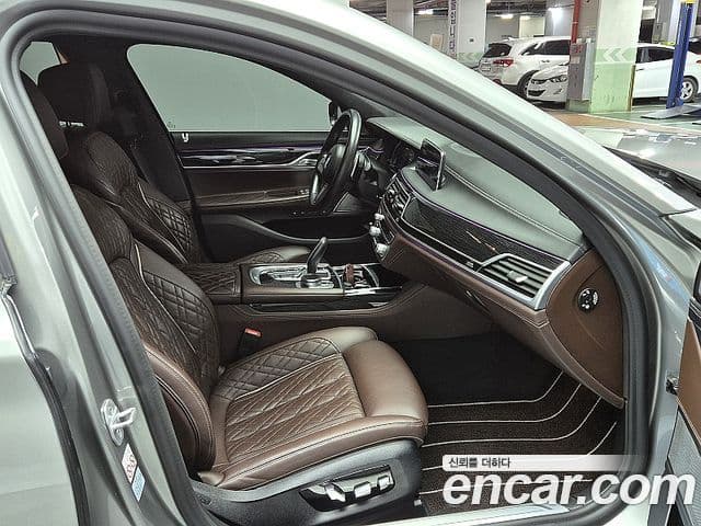BMW 7 Series 2021 — ფოტო 12/20