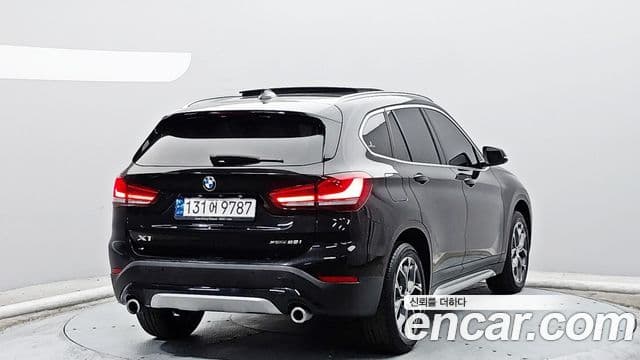 BMW X1 2022 — Фото 3/20