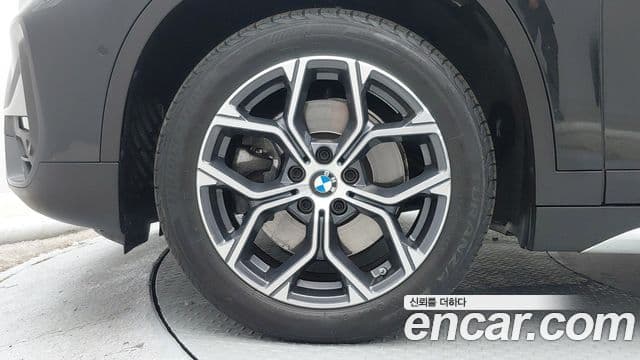 BMW X1 2022 — Фото 4/20
