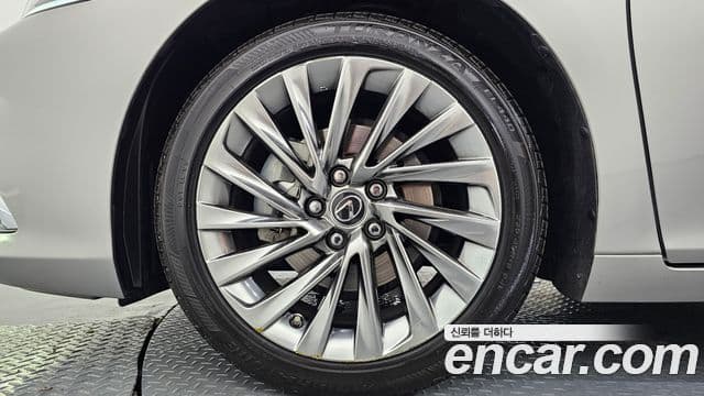 Lexus ES300h 2023 — Şəkil 5/20