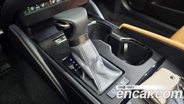 Lexus ES300h 2023 — ფოტო 9/20