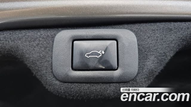 Lexus ES300h 2023 — Şəkil 19/20
