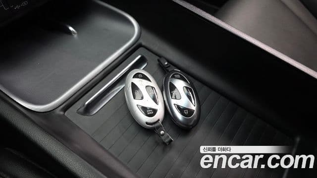 Hyundai Grandeur Hybrid 2022 — Photo 16/34