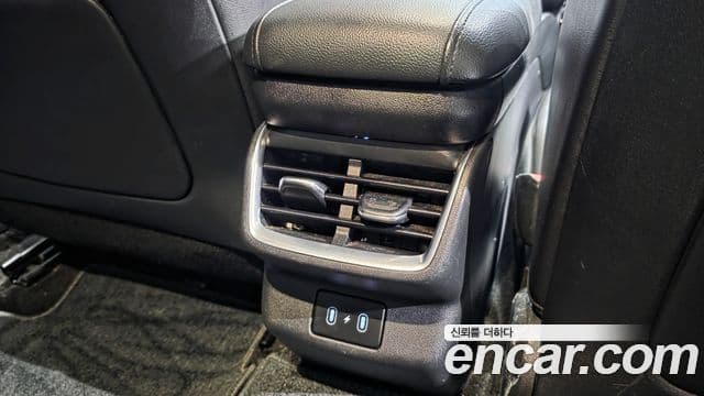Hyundai Grandeur Hybrid 2022 — Photo 12/34