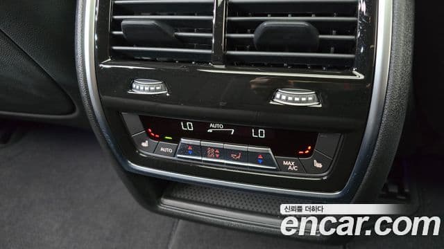 BMW X5 2025 — ფოტო 32/36