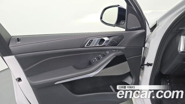 BMW X5 2025 — ფოტო 26/36