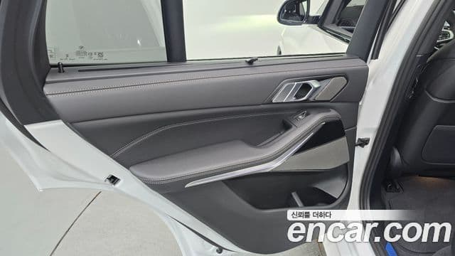 BMW X5 2025 — ფოტო 1/36