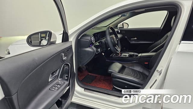 Mercedes-Benz A-Class 2020 — Фото 9/20