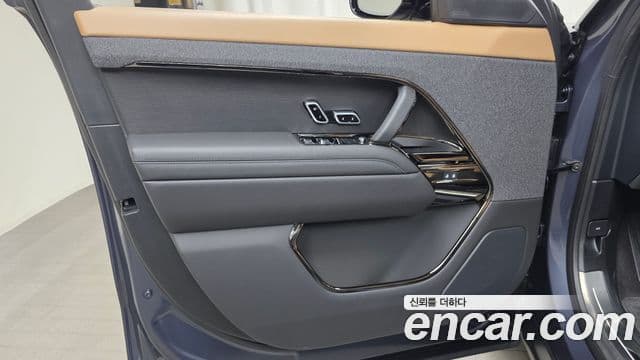 Land Rover Range Rover Sport 2025 — Photo 24/35
