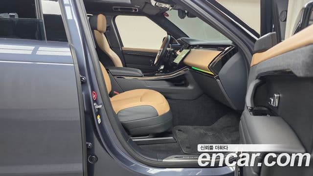 Land Rover Range Rover Sport 2025 — Photo 32/35