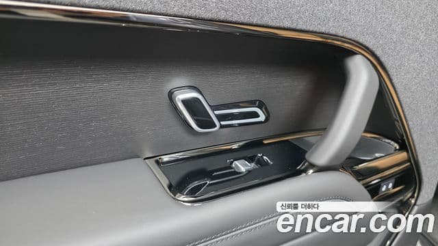 Land Rover Range Rover Sport 2025 — Photo 10/35