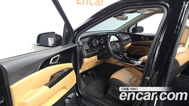 Kia Carnival 2023 — Фото 10/20