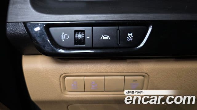 Kia Carnival 2023 — Фото 17/20