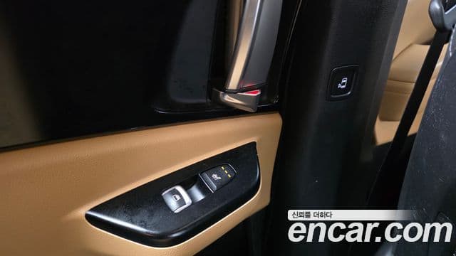 Kia Carnival 2023 — Фото 19/20