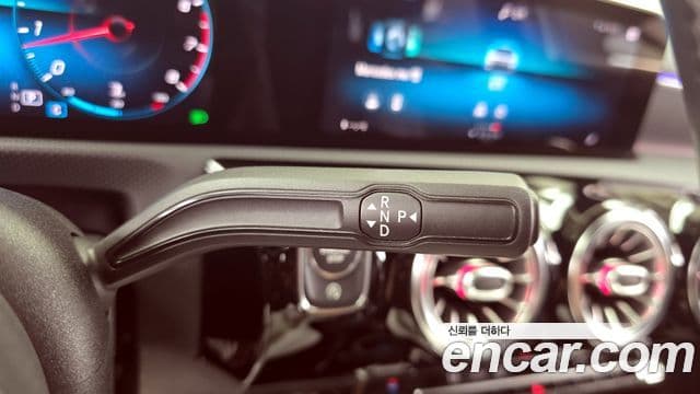 Mercedes-Benz A-Class 2021 — ფოტო 8/20