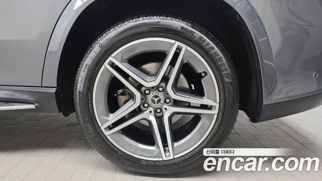 Mercedes-Benz GLS-Class 2022 — Photo 6/35