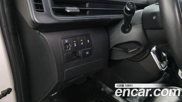 Hyundai Staria 2022 — Фото 15/20