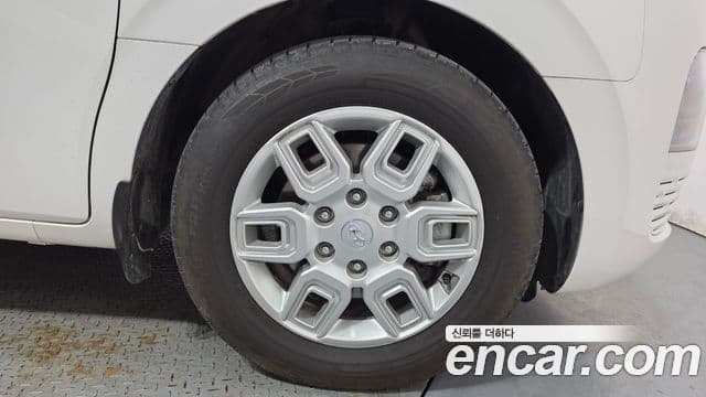 Hyundai Staria 2022 — ფოტო 15/27