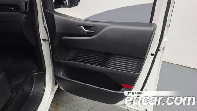 Hyundai Staria 2022 — ფოტო 12/27