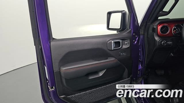 Jeep Wrangler 2023 — Şəkil 10/32