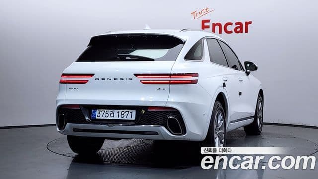 Genesis GV70 2023 — ფოტო 2/20