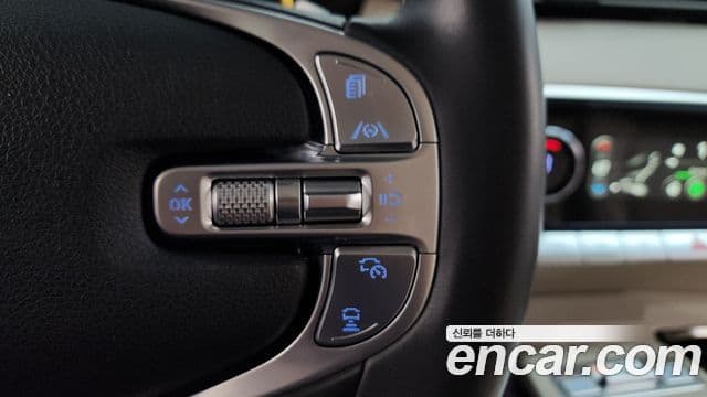 Genesis GV70 2023 — ფოტო 15/20