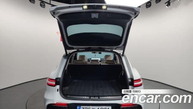 Genesis GV70 2023 — ფოტო 17/20