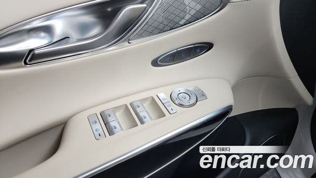 Genesis GV70 2023 — Photo 37/37