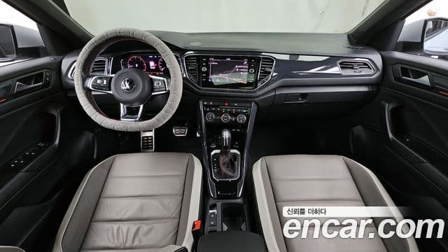 Volkswagen T-Roc 2021 — ფოტო 7/20