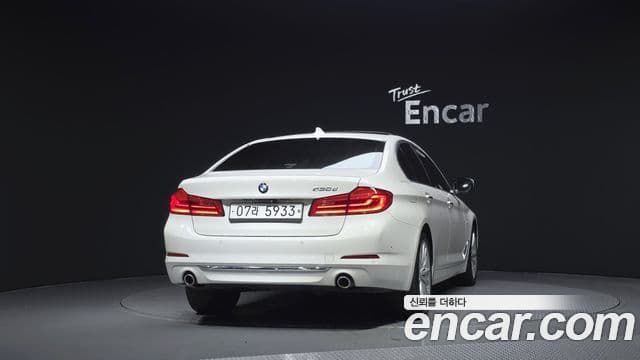 BMW 5 Series 2018 — Фото 3/20