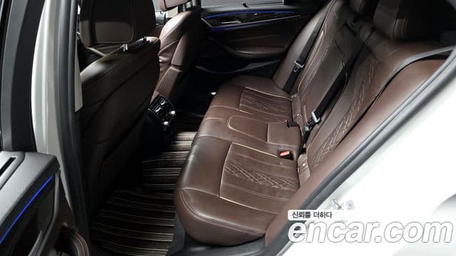 BMW 5 Series 2018 — Şəkil 2/35