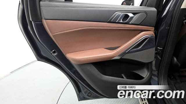 BMW X6 2019 — Photo 24/31