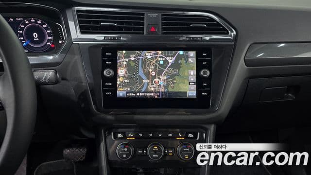 Volkswagen Tiguan Allspace 2020 — ფოტო 15/20