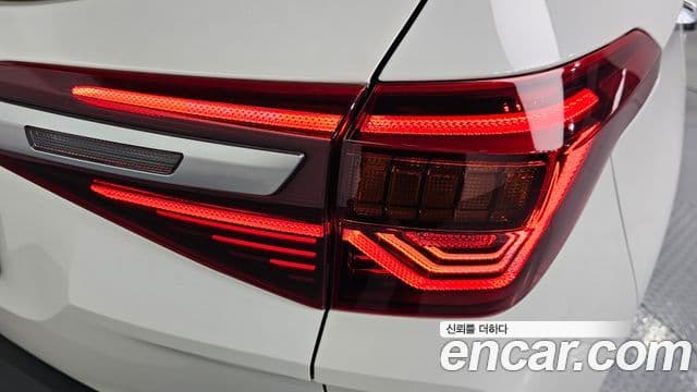 Kia Seltos 2022 — Şəkil 12/31