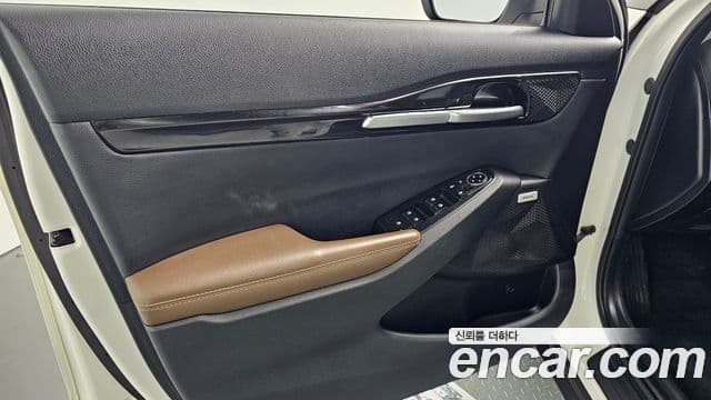 Kia Seltos 2022 — Şəkil 27/31